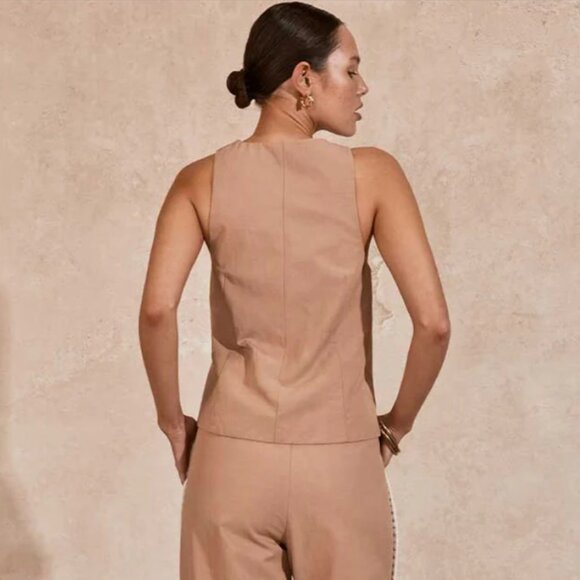 Brand New Mon Renn LISLE VEST TOP - Picture 2 of 7